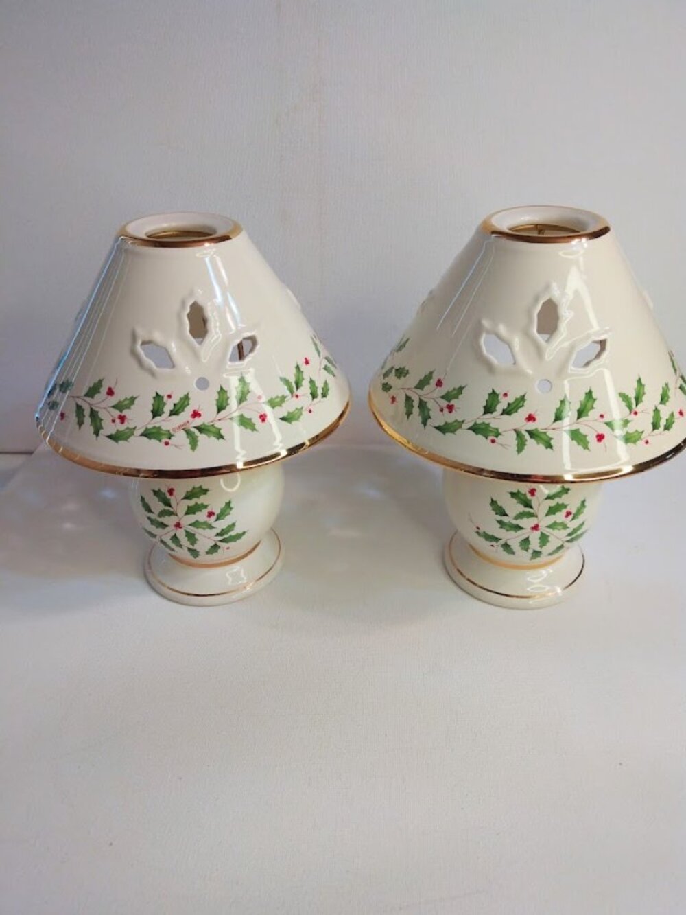 Lenox Christmas Holiday Tea Light Candle Lamps Porcelain Holly Berries Set of 2